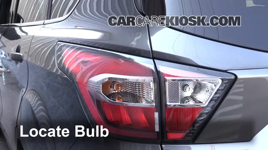 2018 Ford Escape SE 1.5L 4 Cyl. Turbo Éclairage Feu clignotant arrière (remplacer l'ampoule)